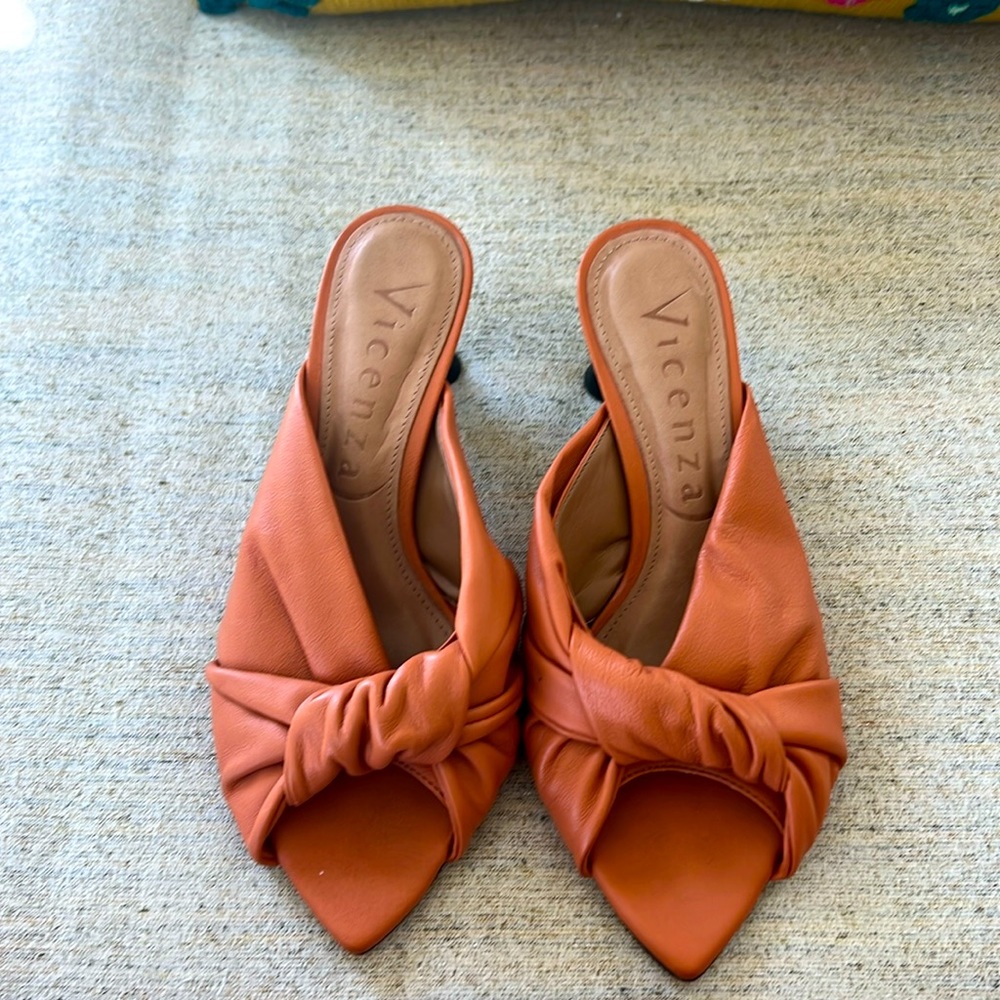 Vicenza kitten heel slides